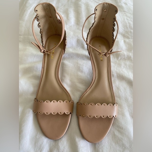 Coach Blush Pink Leather Scalloped Studded Ankle Strap Heels – Size 6.5B - Picture 2 of 13